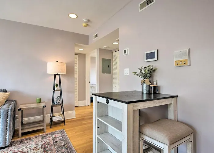 Apartment Urban Escape About 1 Mi To Local Beaches! *