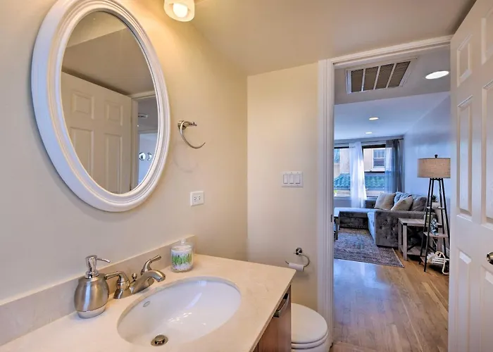 Apartment Urban Escape About 1 Mi To Local Beaches! *
