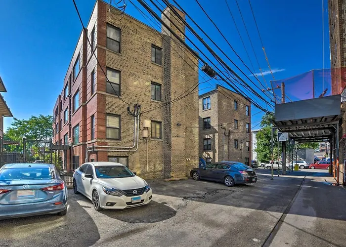Apartment Urban Escape About 1 Mi To Local Beaches!